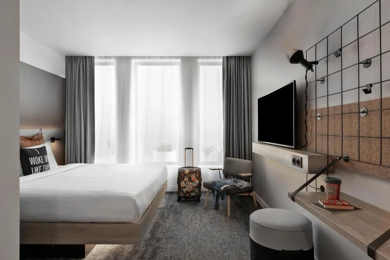 Hotel Moxy Lyon Airport Colombier-Saugnieu
