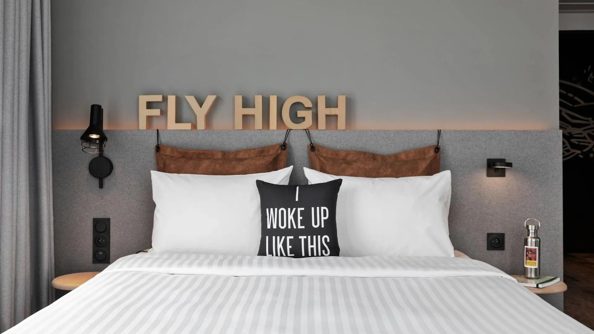 Hotel Moxy Lyon Airport Colombier-Saugnieu 3*,