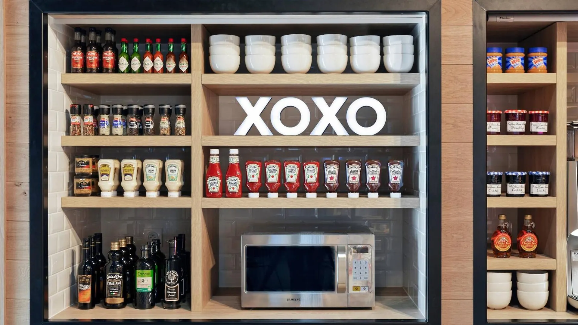 Hotel Moxy Lyon Airport Colombier-Saugnieu