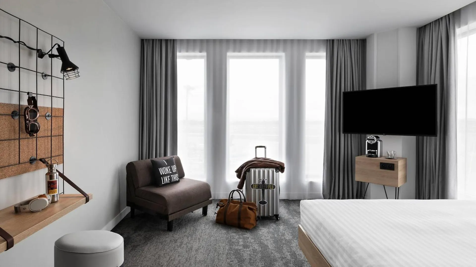 Hotel Moxy Lyon Airport Colombier-Saugnieu