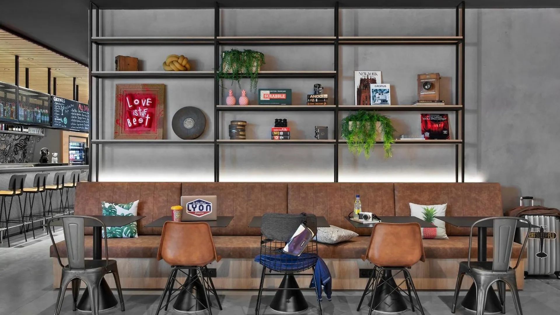 Hotel Moxy Lyon Airport Colombier-Saugnieu