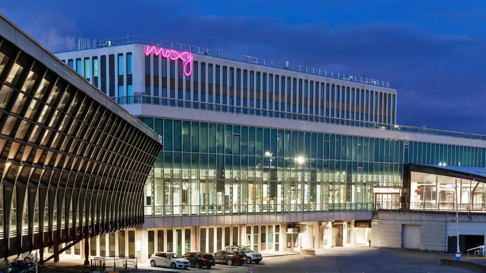 Hotel Moxy Lyon Airport Colombier-Saugnieu