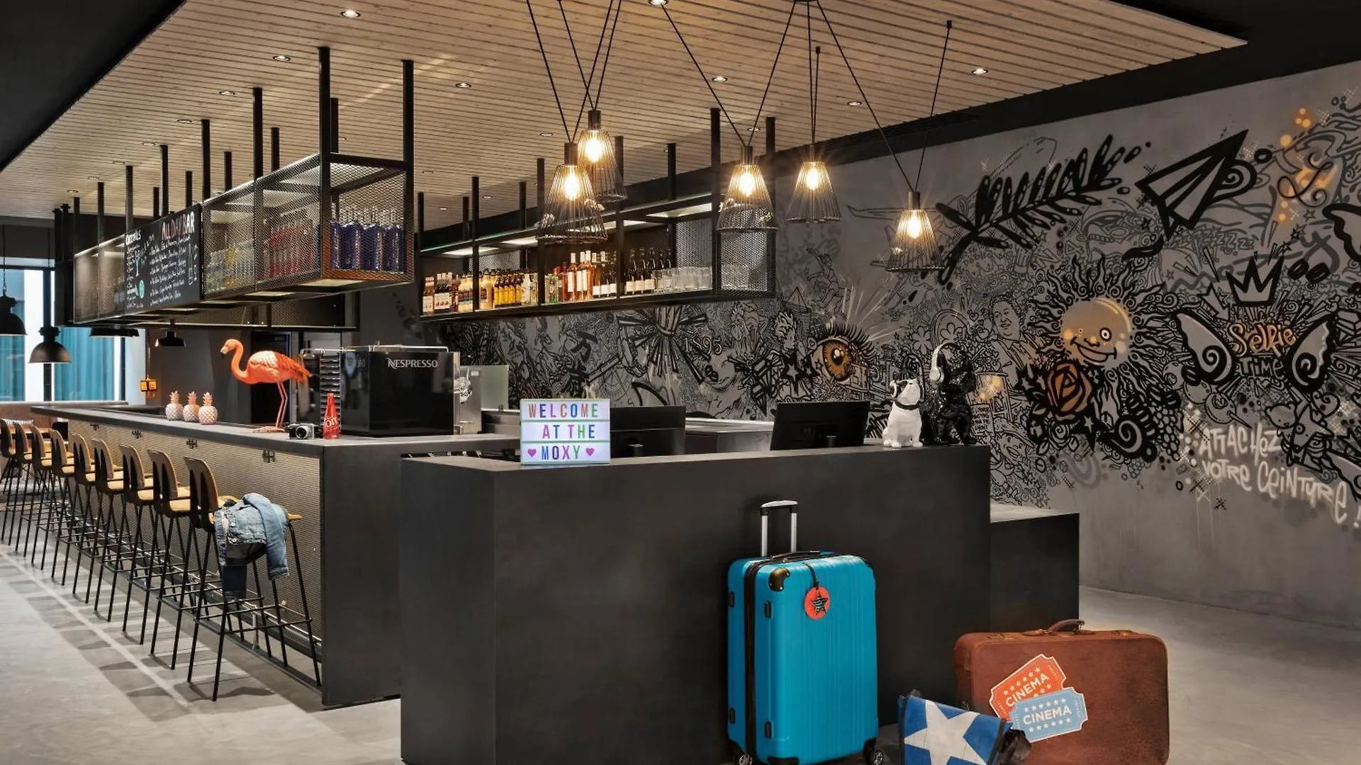 Hotel Moxy Lyon Airport Colombier-Saugnieu